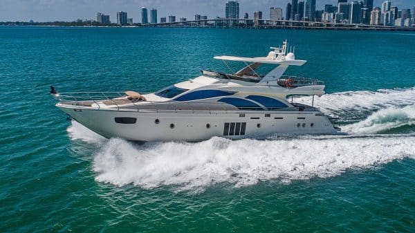 78' Azimut on water