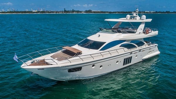 78' Azimut exterior