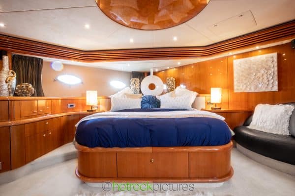 84' Sunseeker bedroom 2