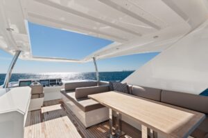 75' Prestige 2015 Exterior Sitting Area