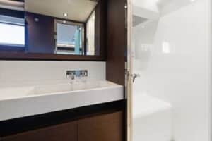 75' Prestige 2015 Bathroom