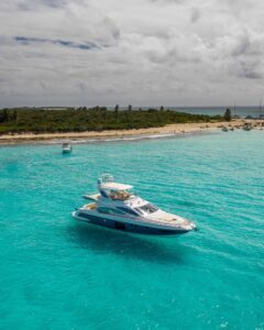 64' Azimut Flybridge on Beach 3