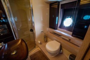 64' Azimut Flybridge Bathroom