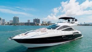 70’ Sunseeker Manhattan on water